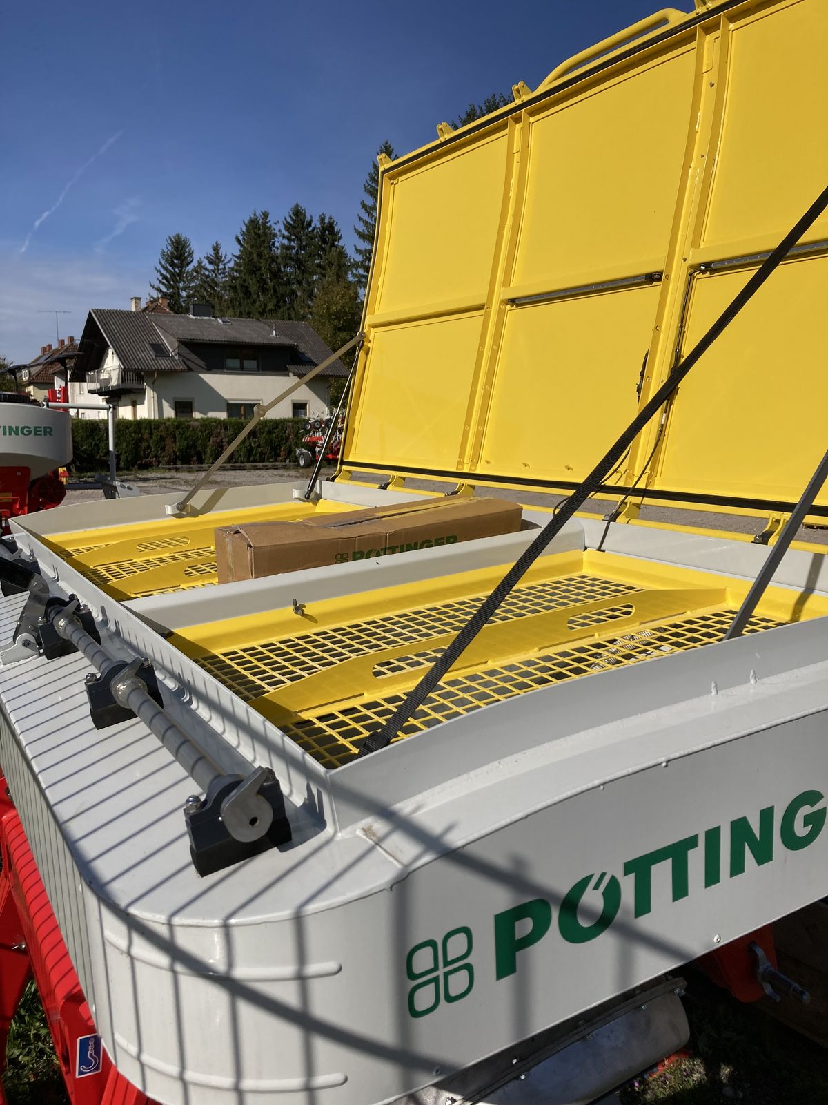 Pöttinger Pöttinger AMICO F Fronttank 3