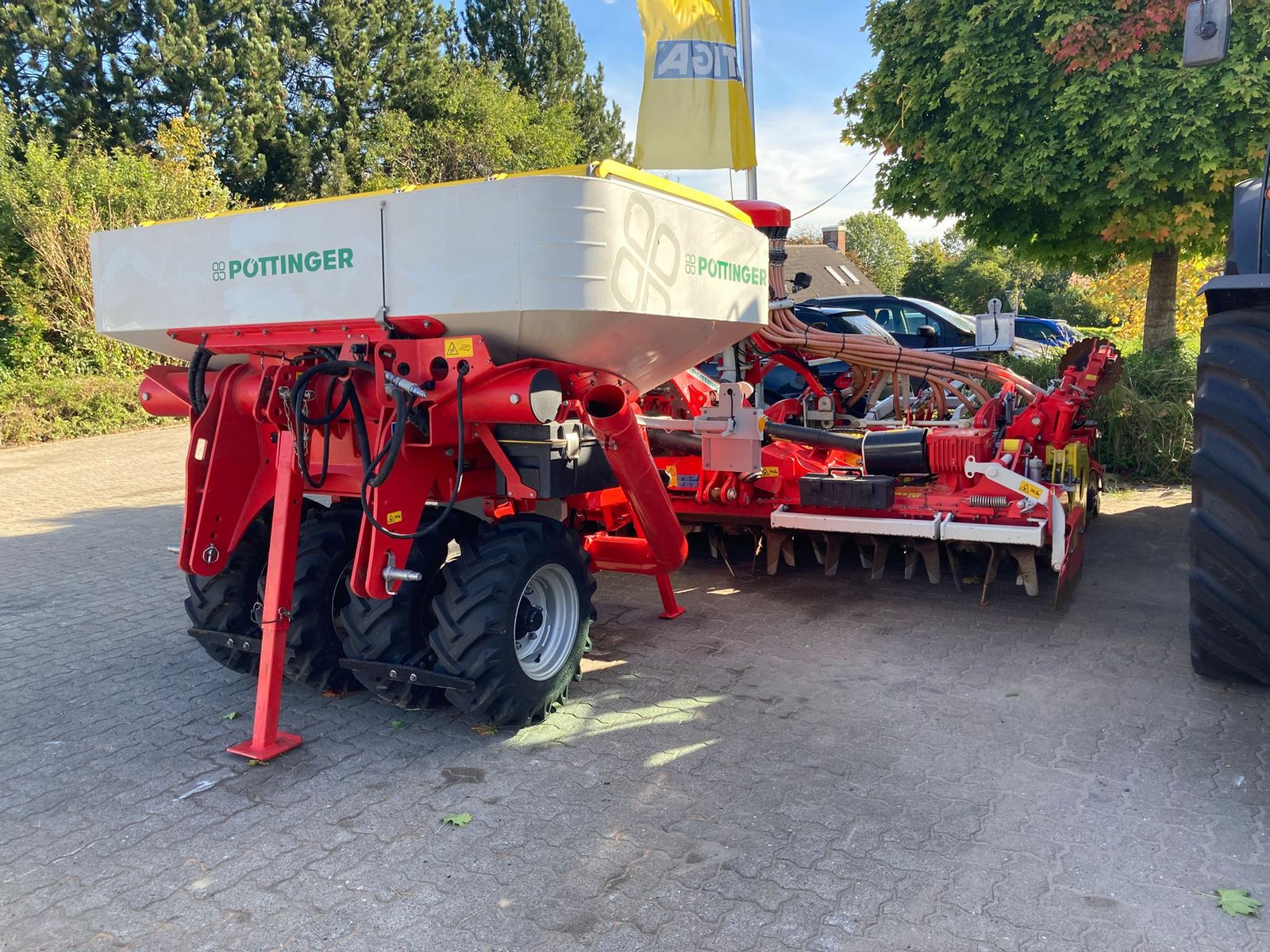 Pöttinger LION 403 C + AEROSEM 4002 FDD 2