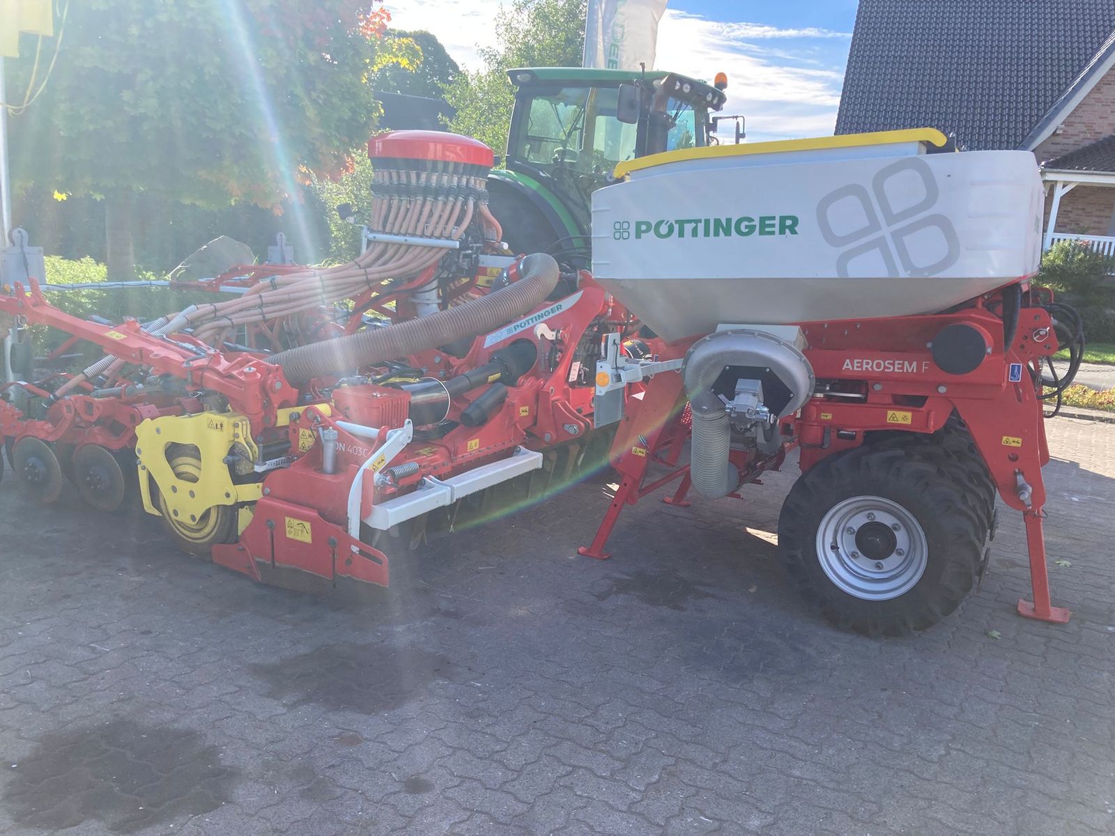 Pöttinger LION 403 C + AEROSEM 4002 FDD 3