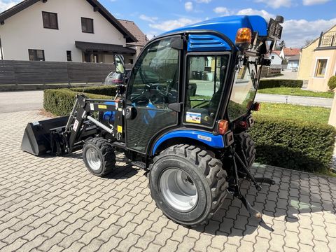 Solis 26 HST mit Kabine Frontlader und Zubehör 