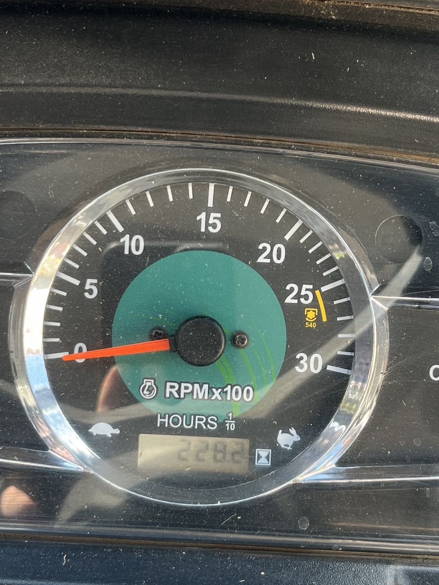 Solis 26 HST mit Kabine Frontlader und Zubehör  2