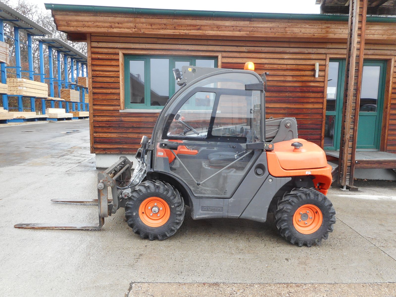 Ausa T 144 H x 4 ( 4m 1,4t )  1