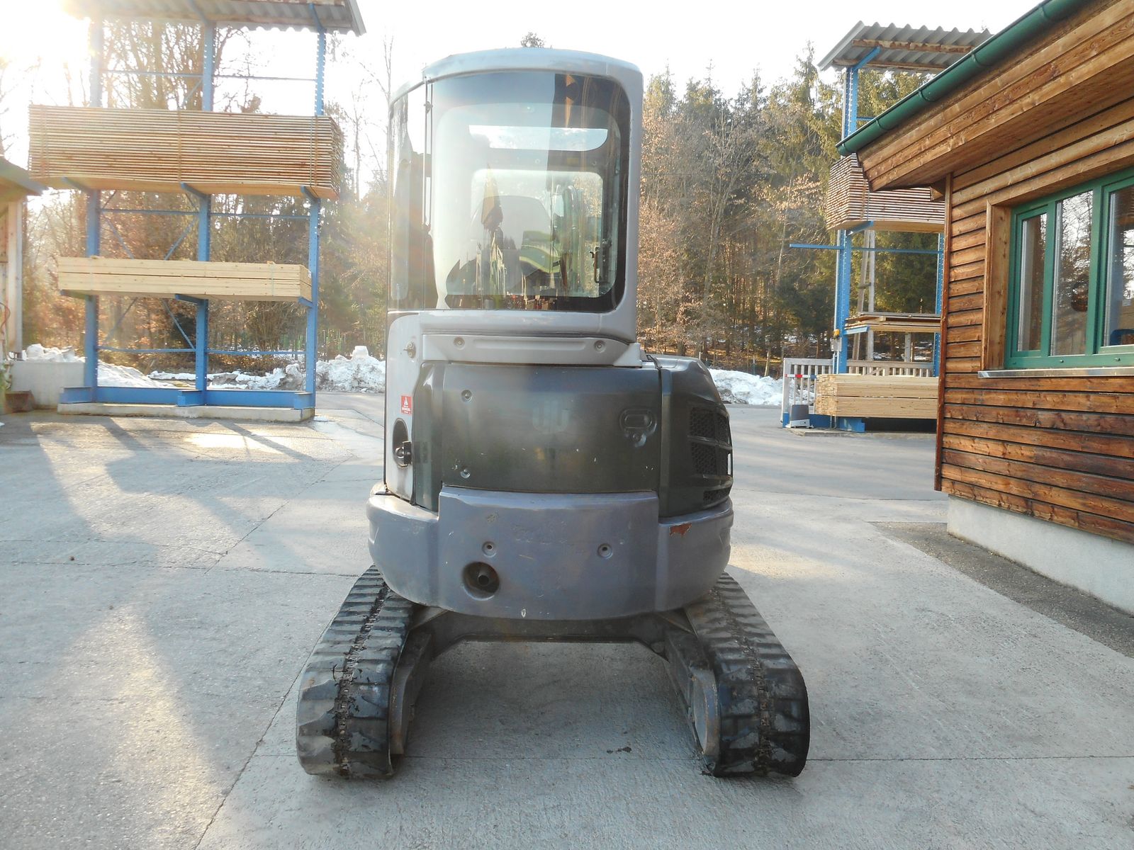 New Holland E 39B-SR ( SW + 4 Löffel ) 3.900 KG 3