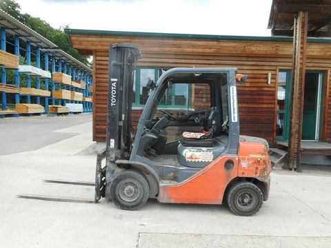 Toyota 02-8FDF25 Triplex + SS + ZV + Kabine