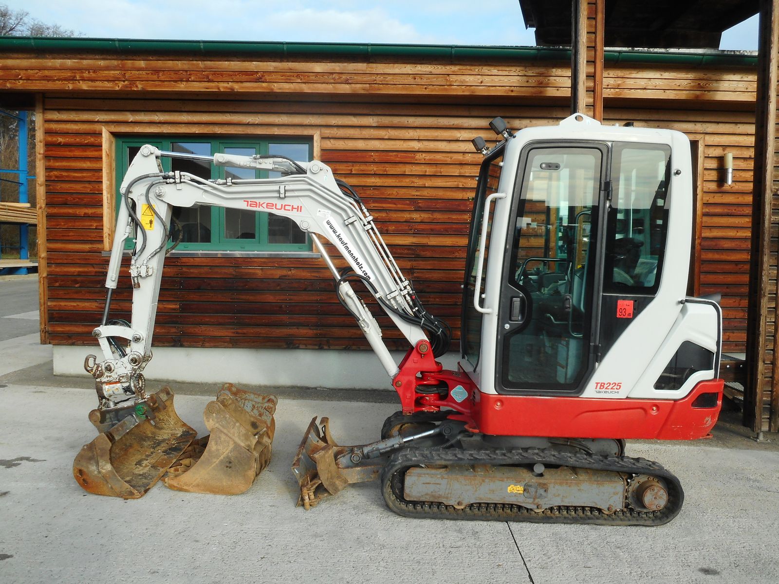 Takeuchi TB 225 mit POWERTILT + 3 Löffel ( 2.400 kg ) 1