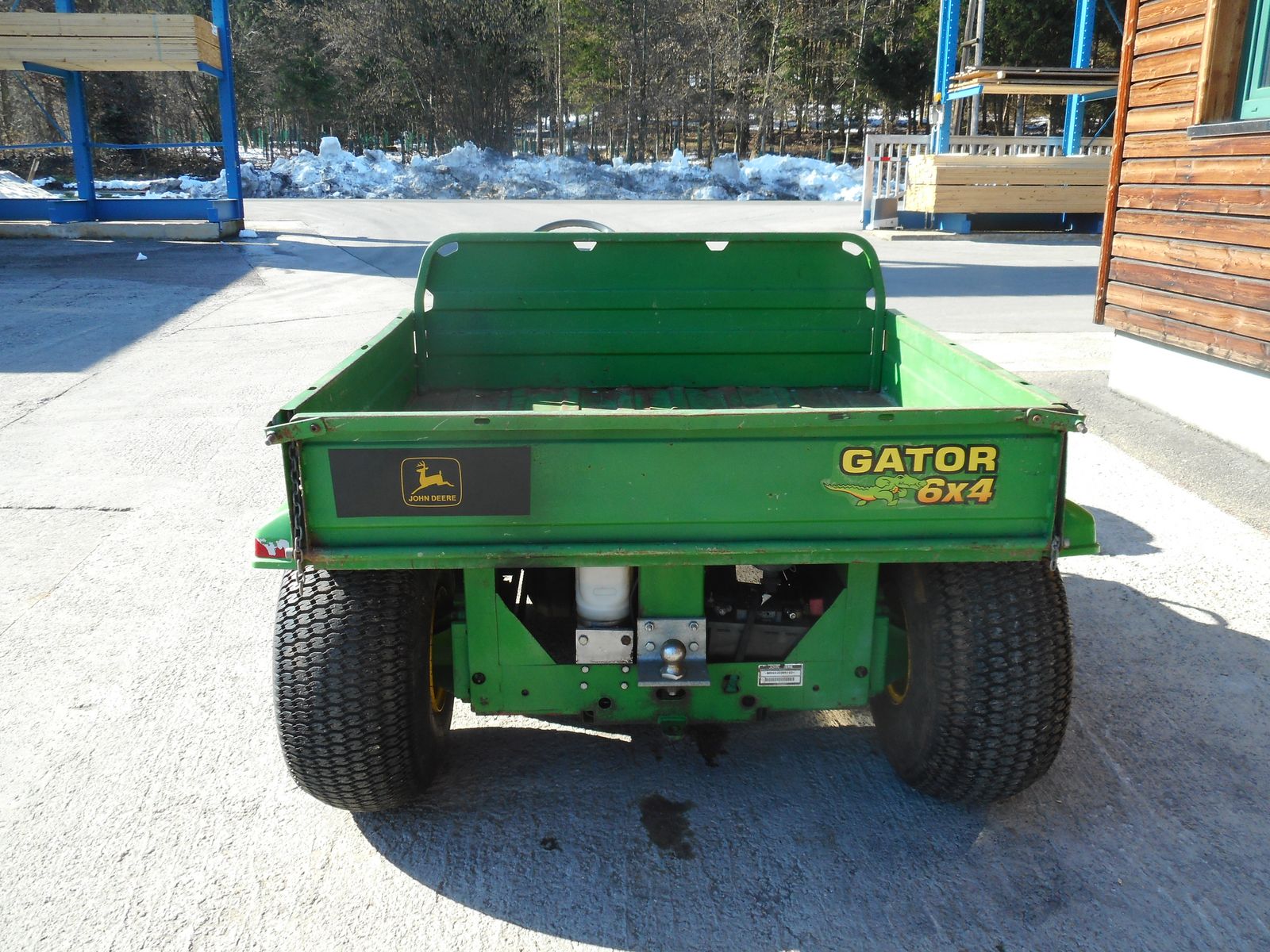 John Deere GATOR 6x4 mit elektr. Kipper ( 3 Achser )  3