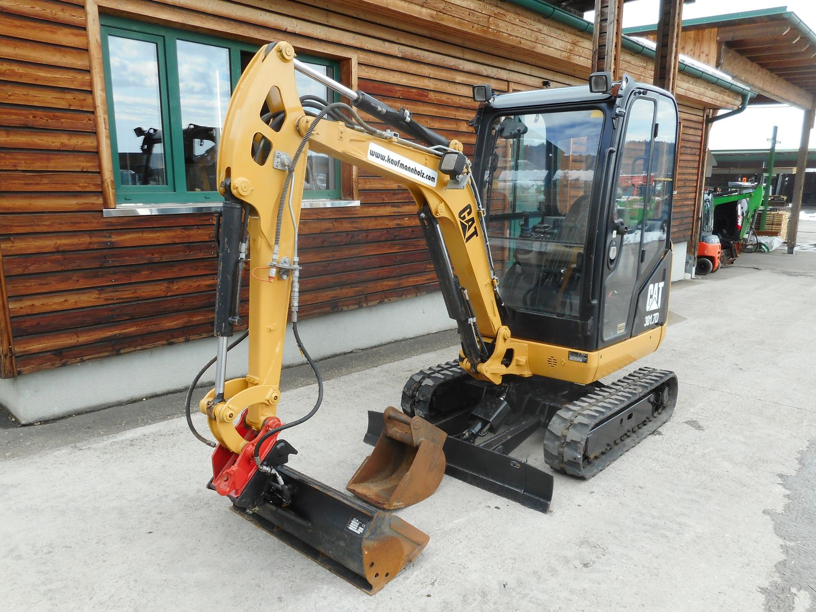 CAT 301.7D ( 1.977 KG )  2