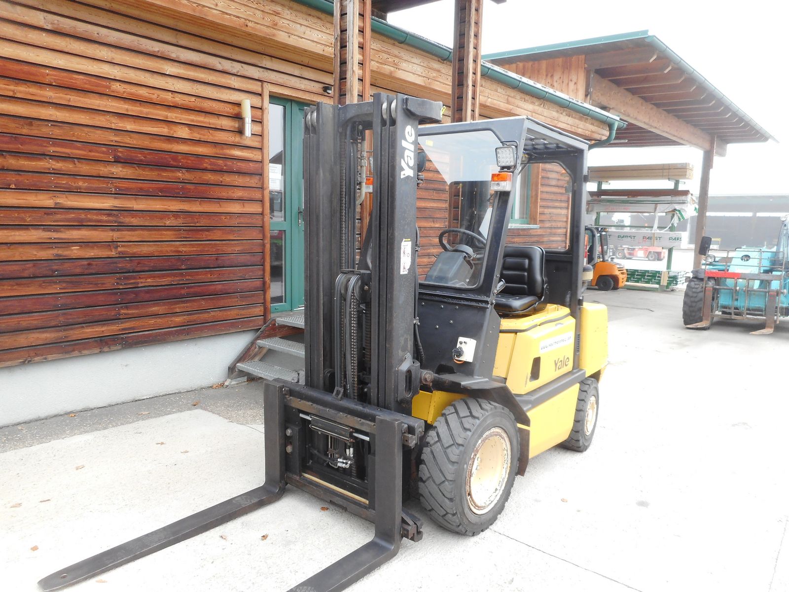 Yale GDP30TF Triplex + SS + 4. Kreis + Halbkabine 2