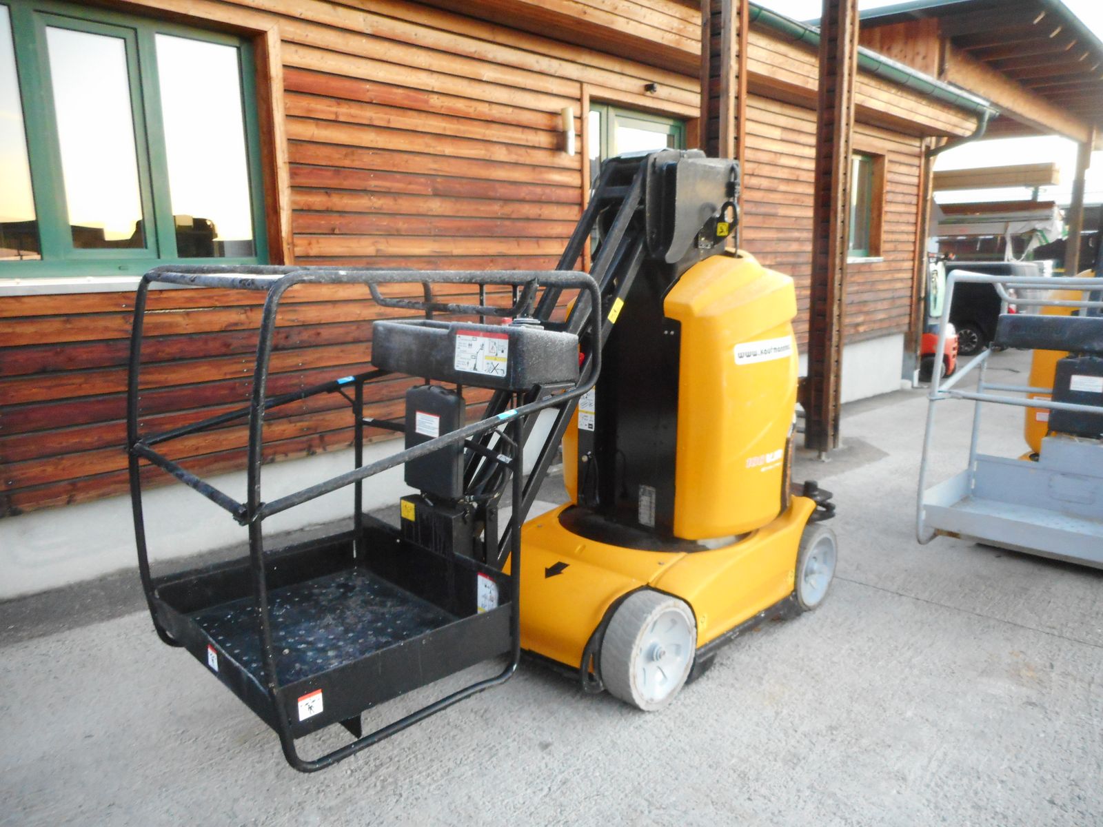 Manitou 100 VJR Evolution ( Mastbühne 10 Meter )  2