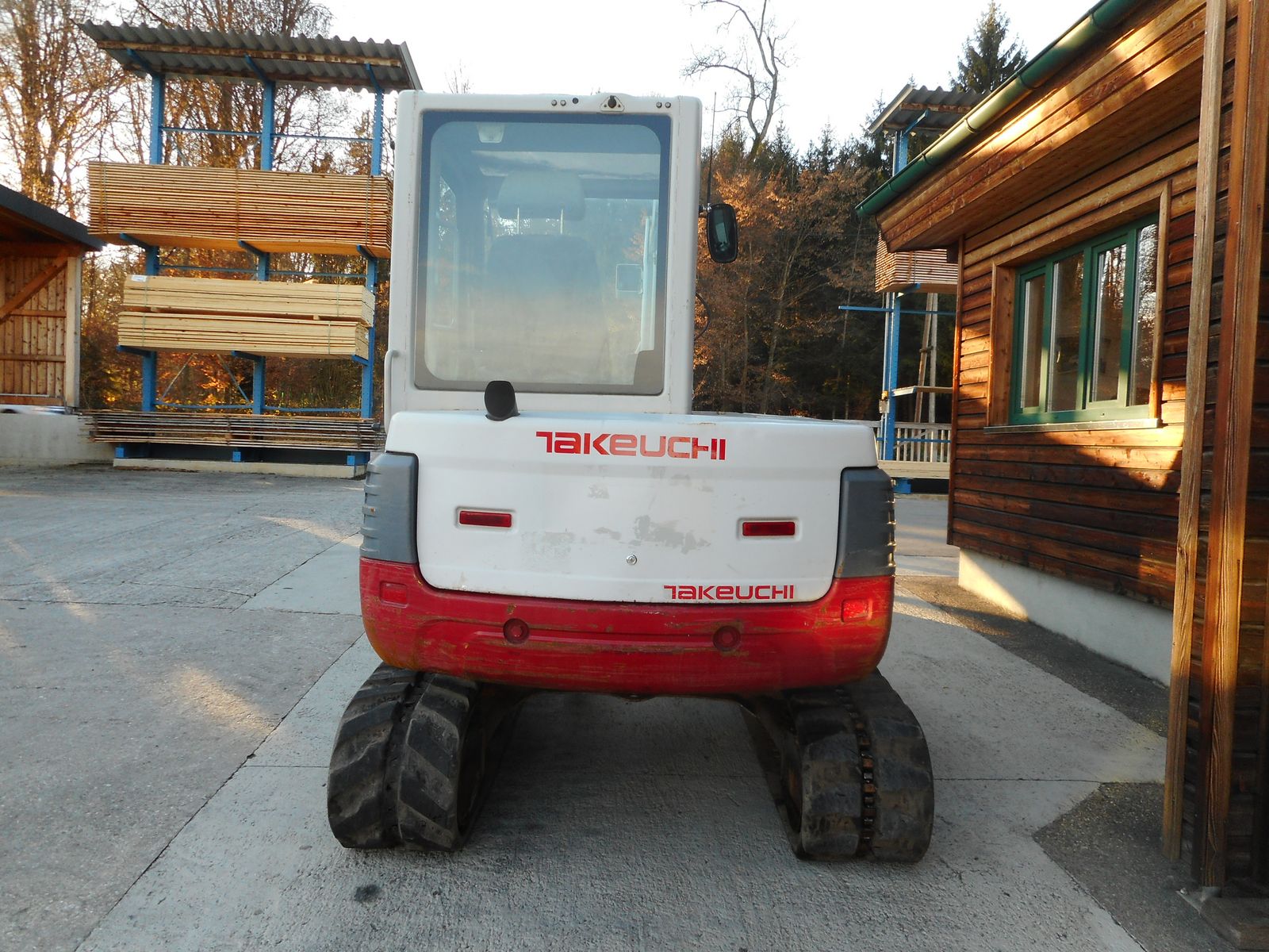 Takeuchi TB 250 mit POWERTILT + hydr. SW + 3 Löffel  3