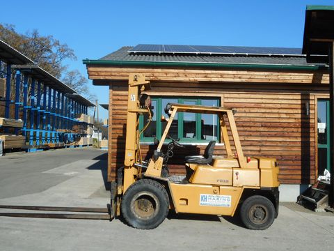 Komatsu FD35-2 mit Zwillingsreifen u. Seitenschieber 