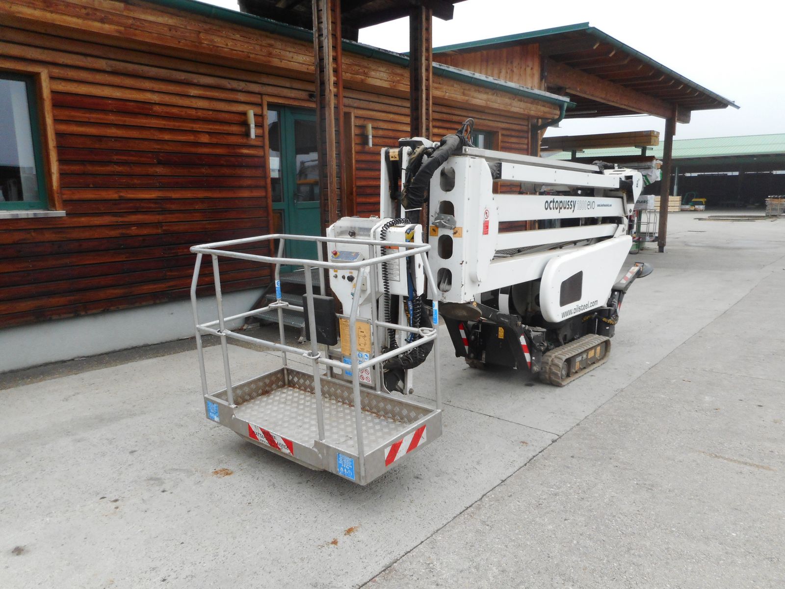 Oil & Steel Octopussy 1800 EVO ( 18m ) Diesel + Elektro 2