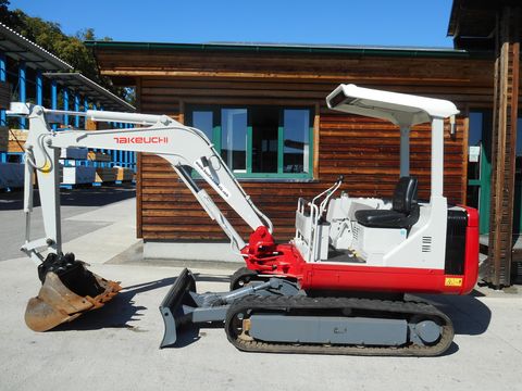 Takeuchi TB030 ( 2.870kg ) SW +  2 Löffel 