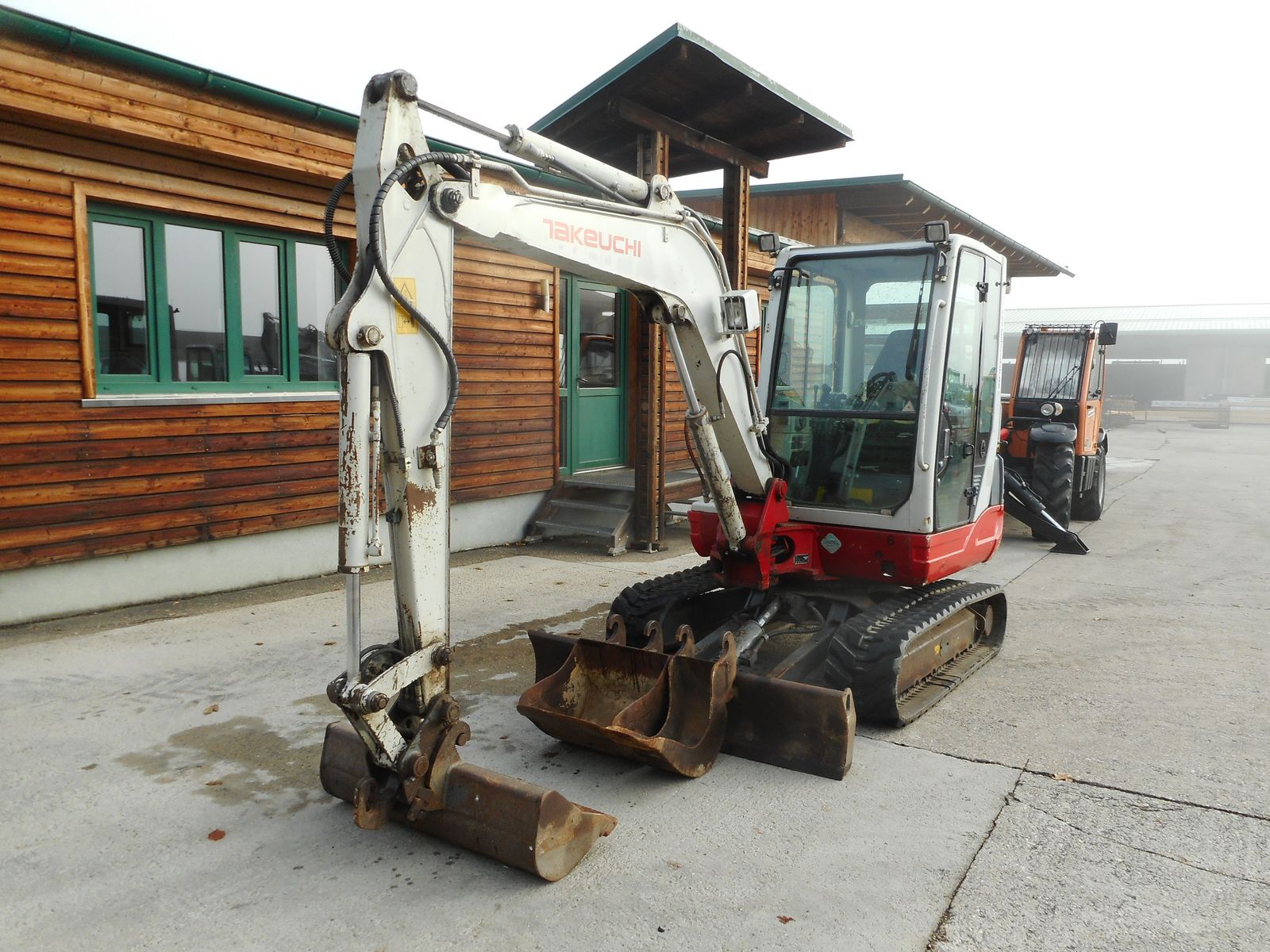 Takeuchi TB 235 ( 3.530kg ) hydr. SW + 3 Löffel  2