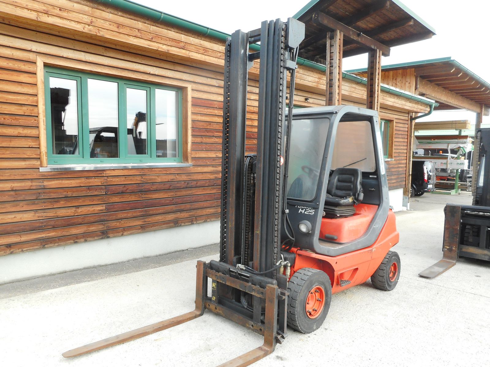 Linde H25D-02 Triplex 6,4m + SS ( Perkins Motor )  2