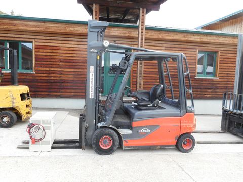 Linde E30L-01 mit Freihubmast + SS ( BATT. 2021 ) 