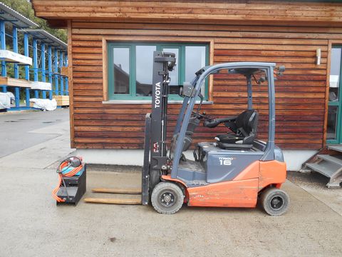 Toyota 8FBNKT16T Triplex 4,7m + SS + Ladegerät ( LITHIU