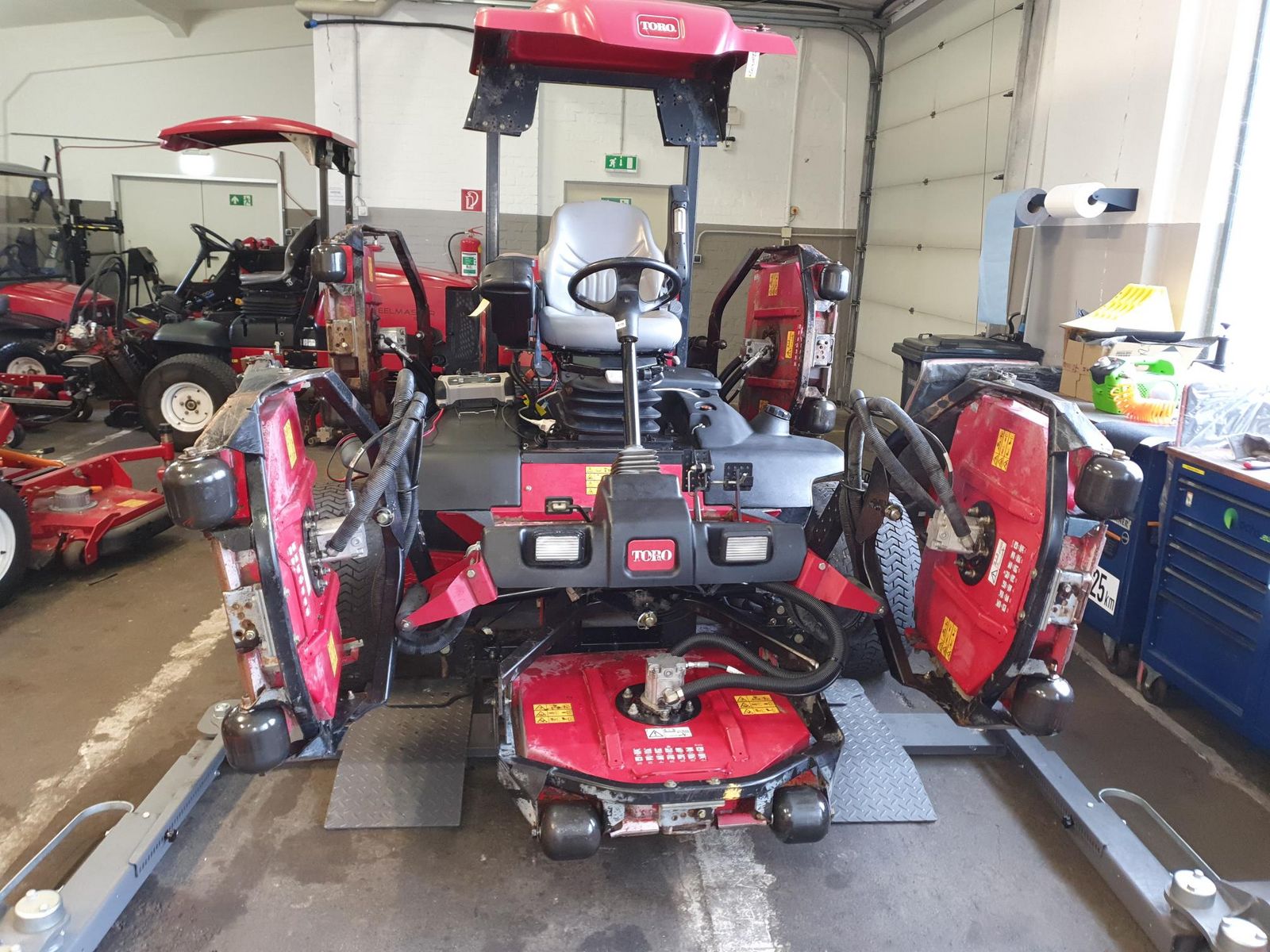 Toro TORO Groundsmaster 4700-D 4-WD 1