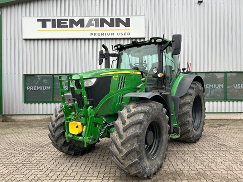 John Deere 6215R