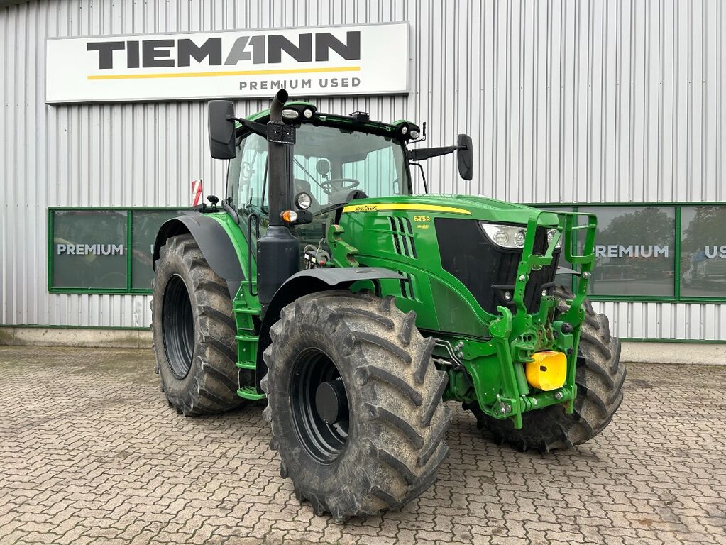 John Deere 6215R 2