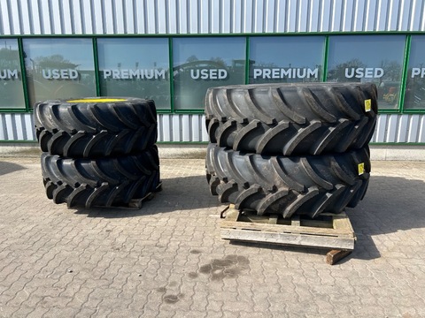 Vredestein 650/65R42 + 600/65R28 Kompletträder