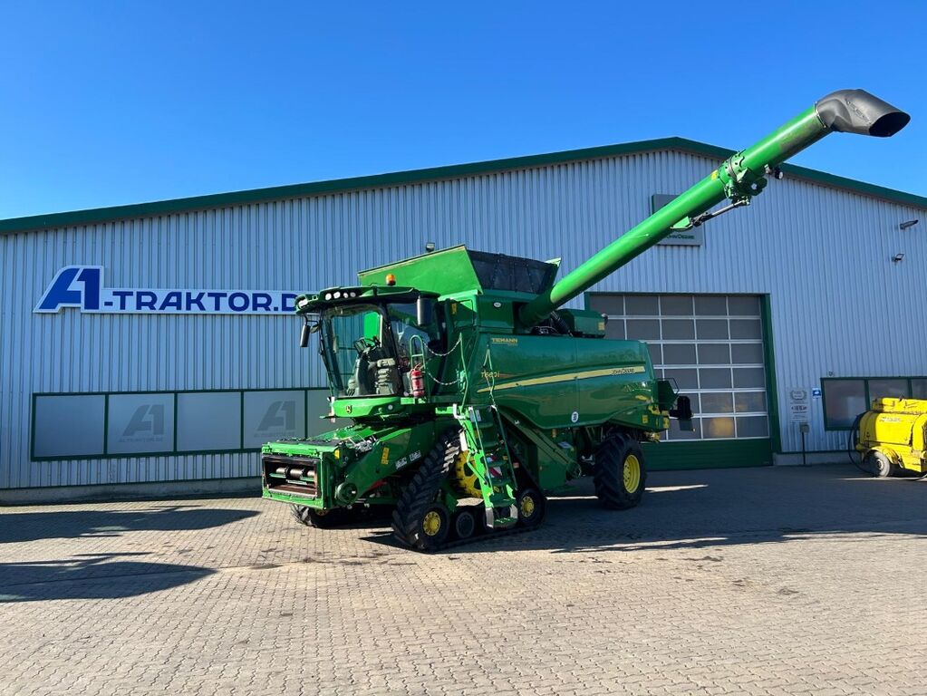 John Deere T660 1