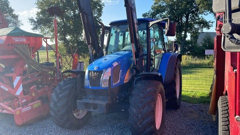 New Holland T5050