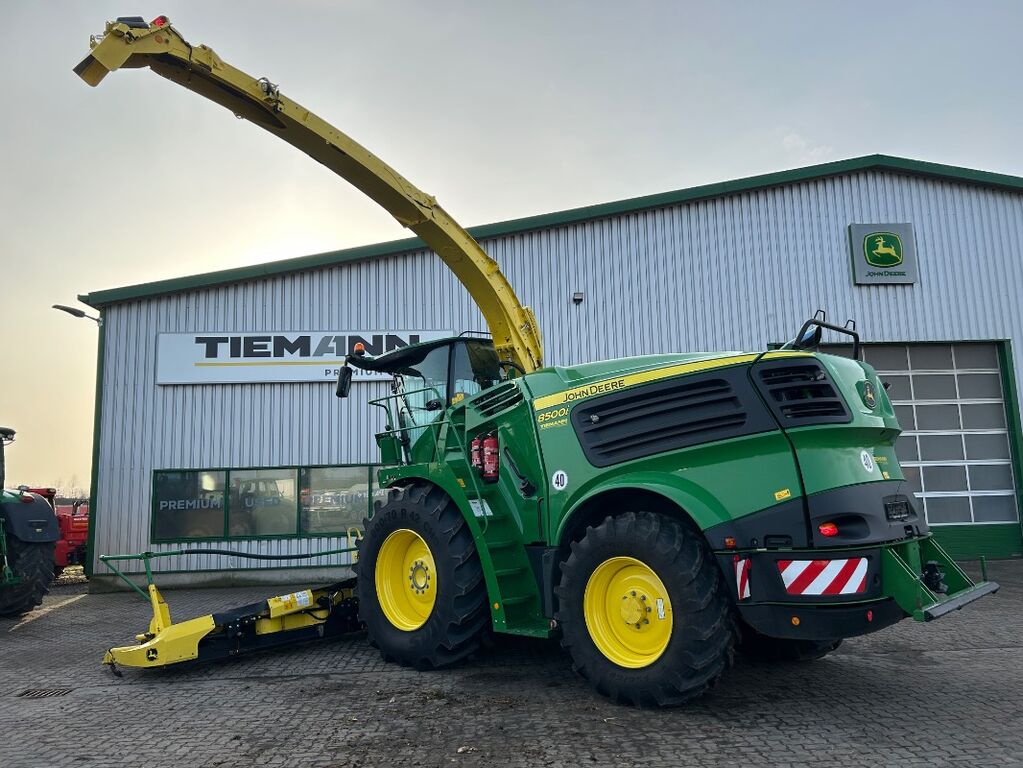 John Deere 8500 mit Kemper 375 Plus 3