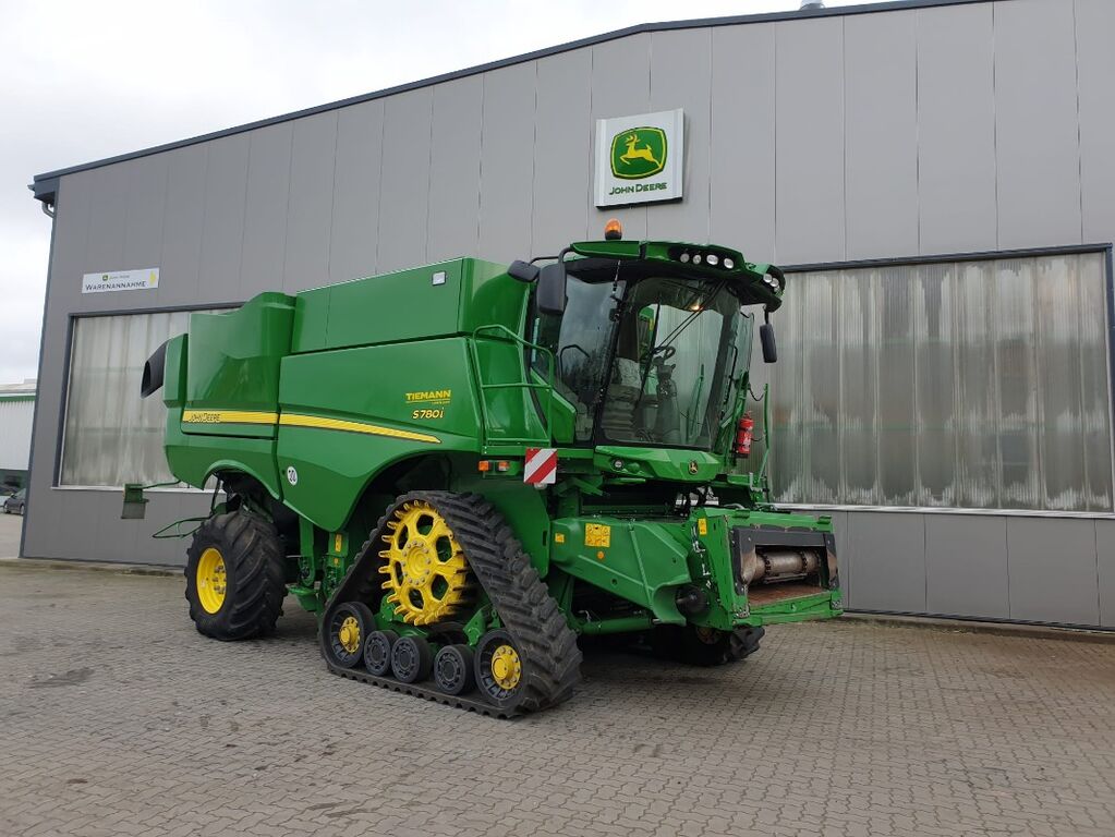 John Deere S780 mit Schneidwerk 735PF 2