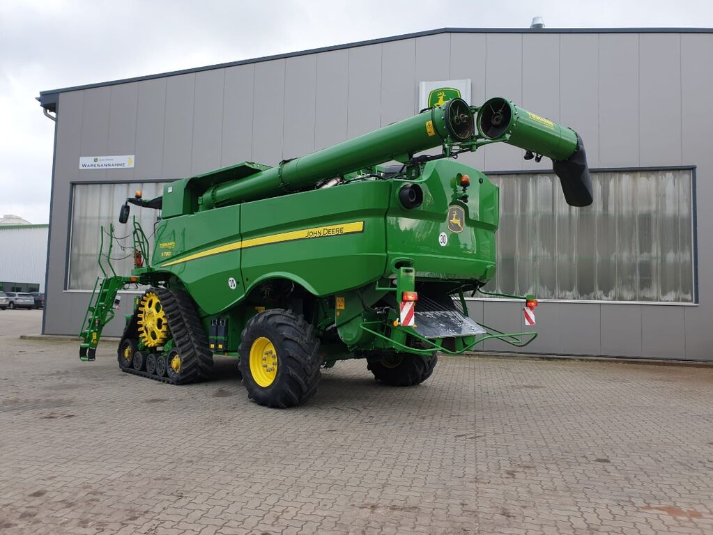John Deere S780 mit Schneidwerk 735PF 3