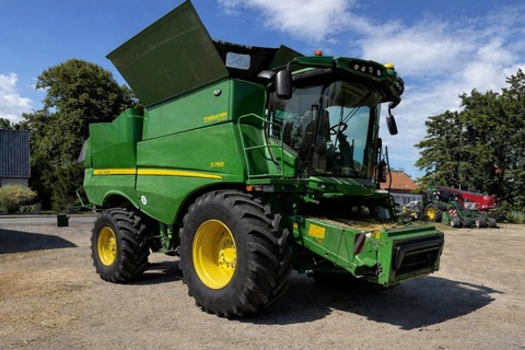John Deere S785