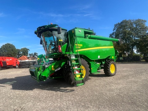 <strong>John Deere T560</strong><br />