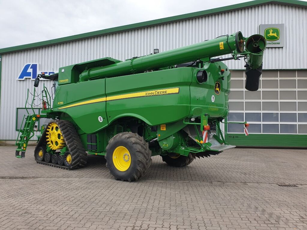John Deere S770 3