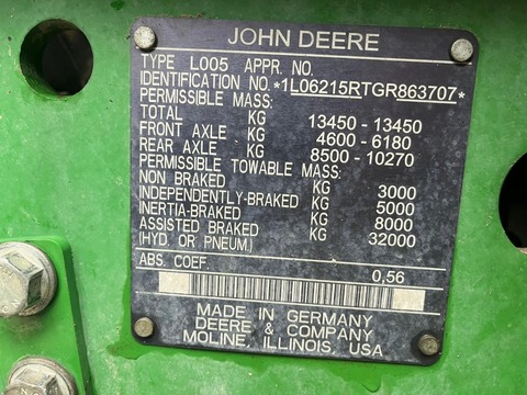 John Deere 6215R