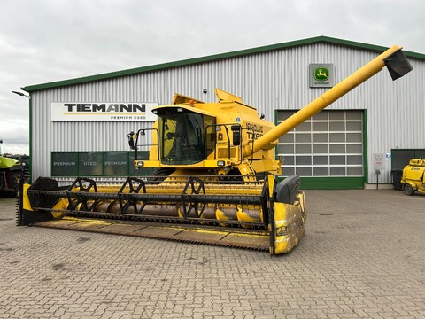 New Holland TX 68 Plus