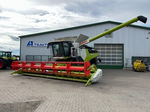 CLAAS Lexion 6800 mit Vario 930 Schneidwerk 
