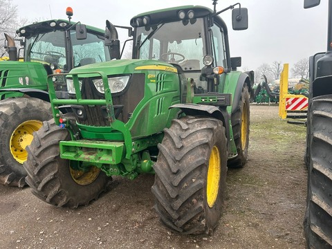 John Deere 6125M