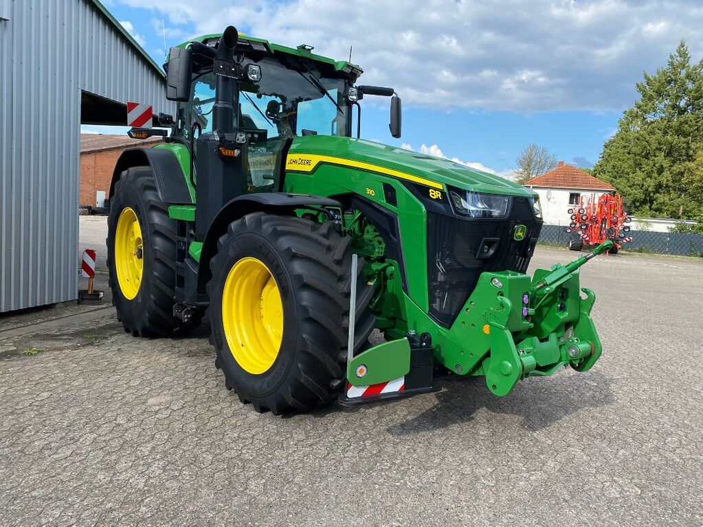 John Deere 8R 310 1