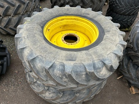 Sonstige 600/70R28 + 650/85R38 Kompletträder