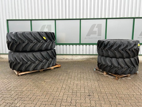 Mitas 710/70R42 + 600/65R30 SST Kompletträder