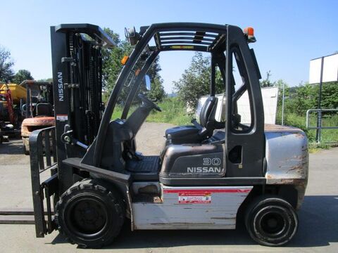 Nissan FD 30 Triplex Freihub