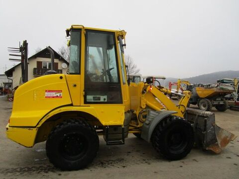 Liebherr L506 mit Palettengabel + Schaufel  2