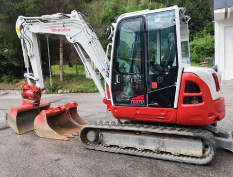 Takeuchi TB 370 - Powertilt + Schnellwechsler - 3 Löffel