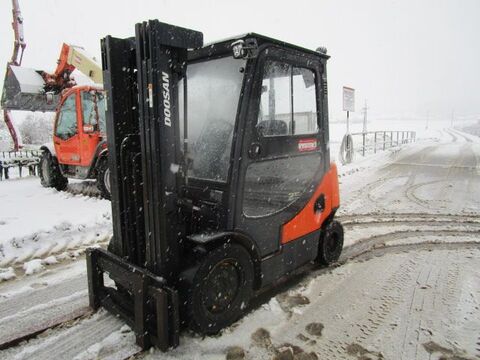 Doosan D25S-5 - Triplex-FH 4,8m + Seitenschieber 2