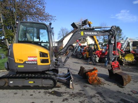 Volvo ECR35D - Powertilt + hydr. Schnellwechsler + 3 L