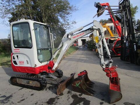 Takeuchi TB 216 - hydraulischer Schnellwechsler + 3 Löffe