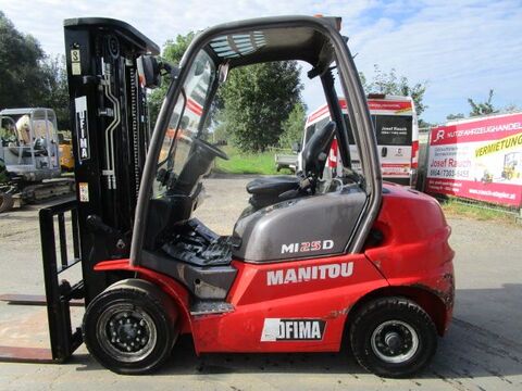 Manitou MI25D Triplex-Freihub 4,7m + Seitenschieber  2