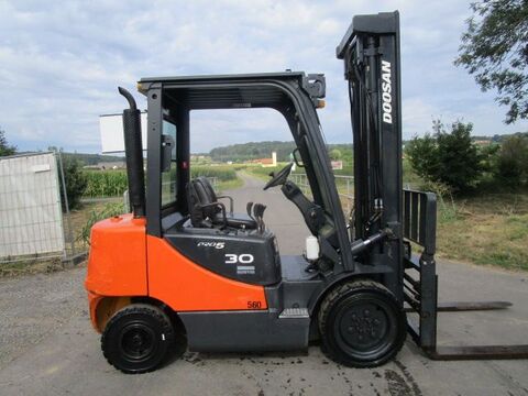 Doosan D30S-5 -ZINKENVERSTELLER + Seitenschieber