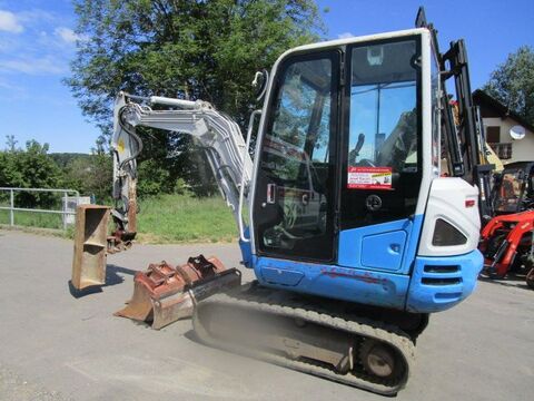 Takeuchi TB 230 - POWERTILT + hydr. Schnellwechsler + 4 L