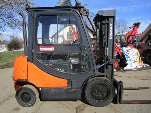 Doosan D25S-5 - Triplex-FH 4,8m + Seitenschieber